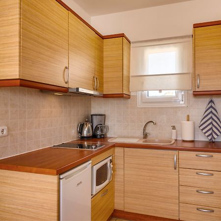 Sunrise Beach Suites Азолимнос Экстерьер фото