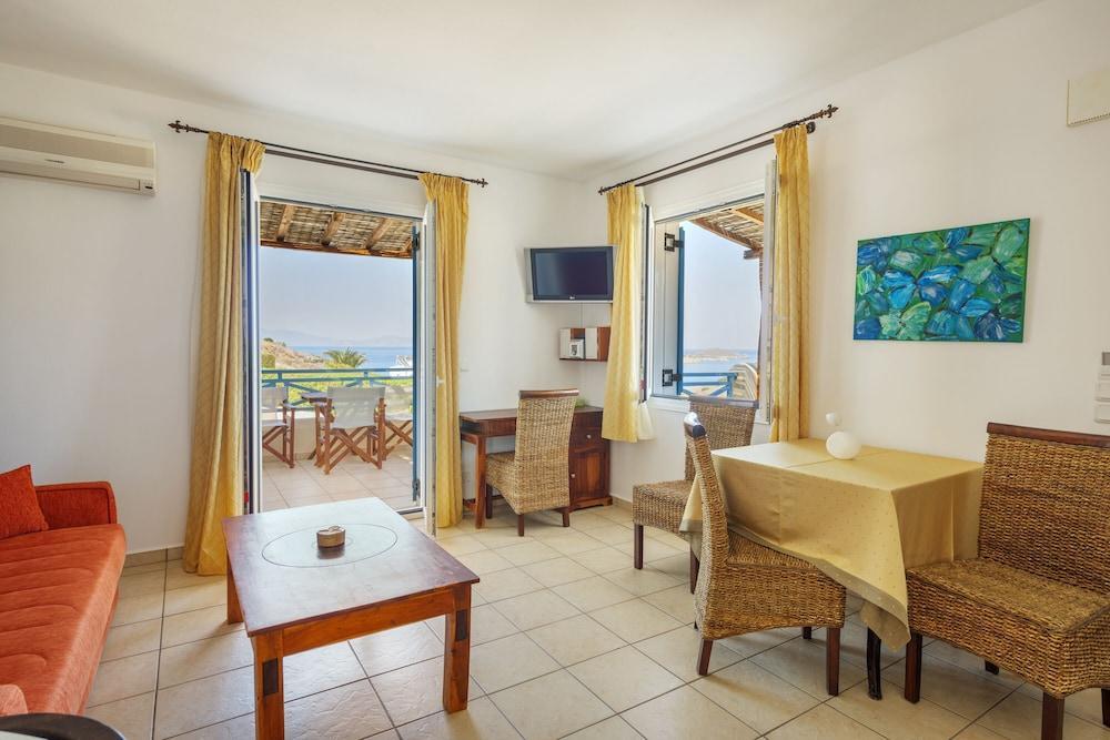 Sunrise Beach Suites Азолимнос Экстерьер фото