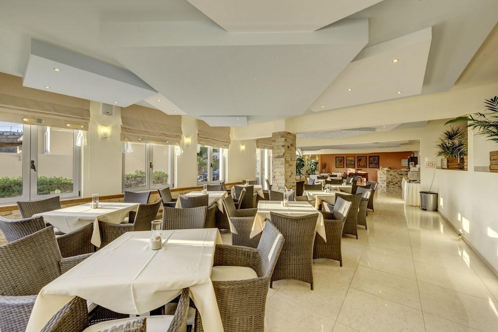 Sunrise Beach Suites Азолимнос Экстерьер фото