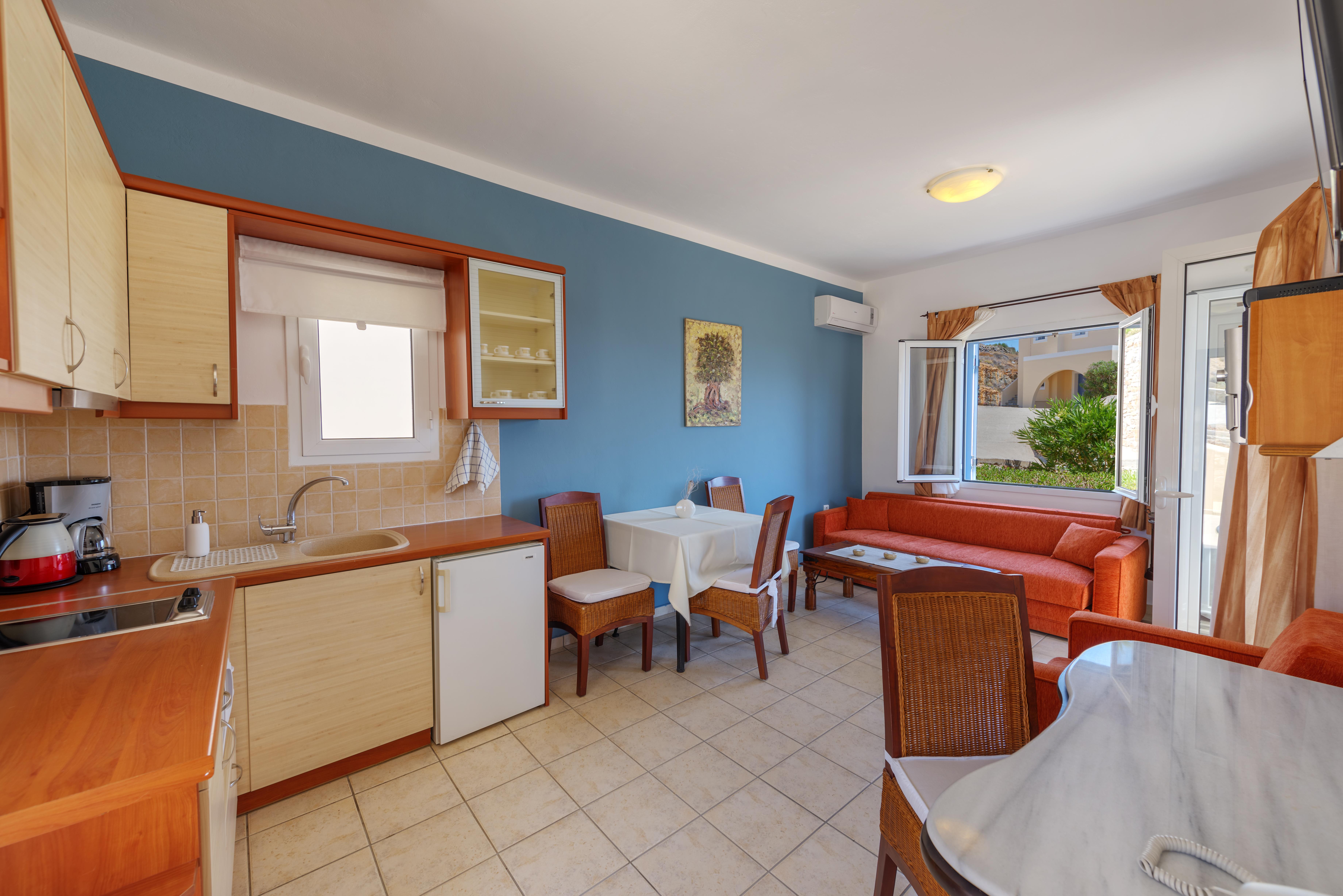 Sunrise Beach Suites Азолимнос Экстерьер фото