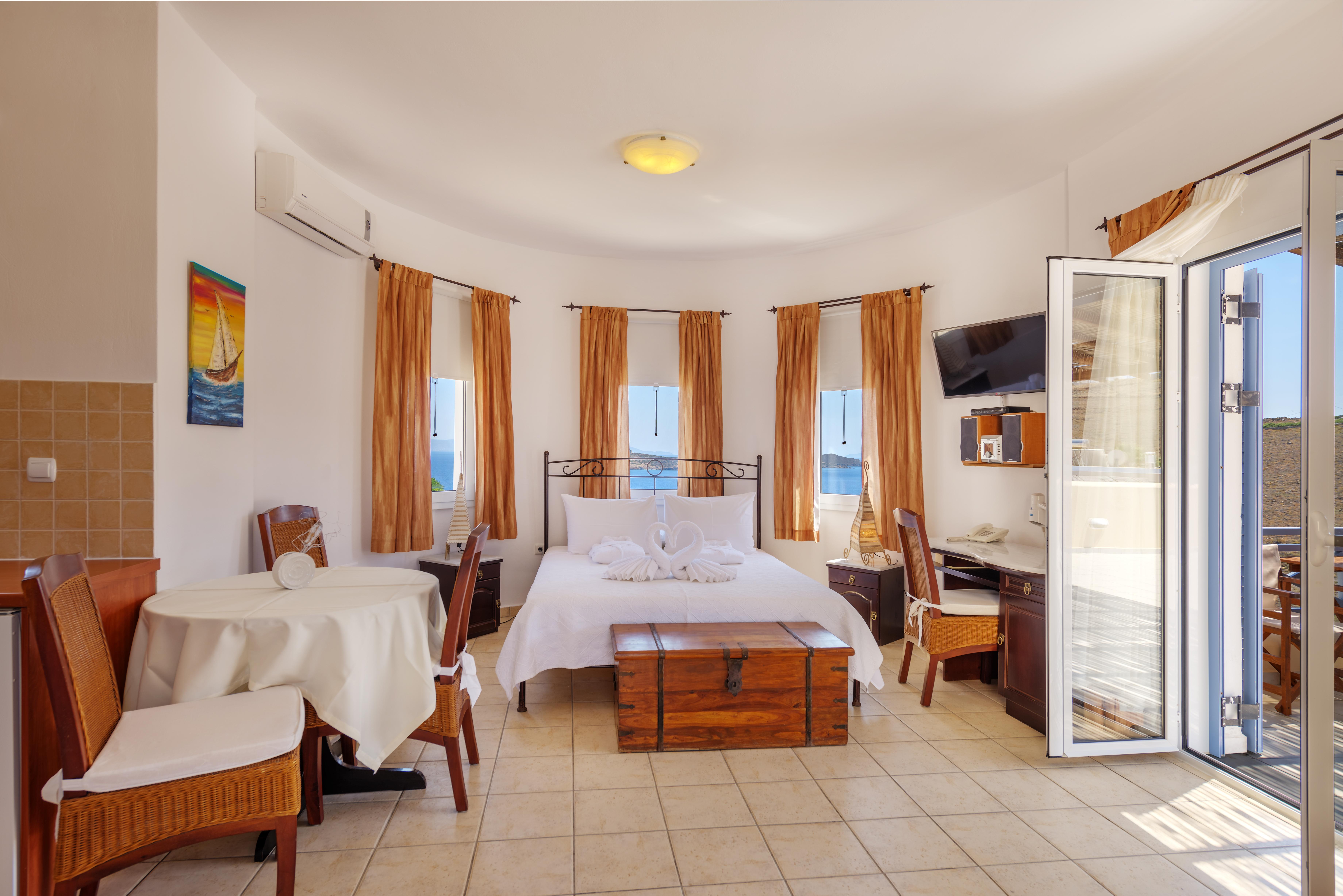 Sunrise Beach Suites Азолимнос Экстерьер фото