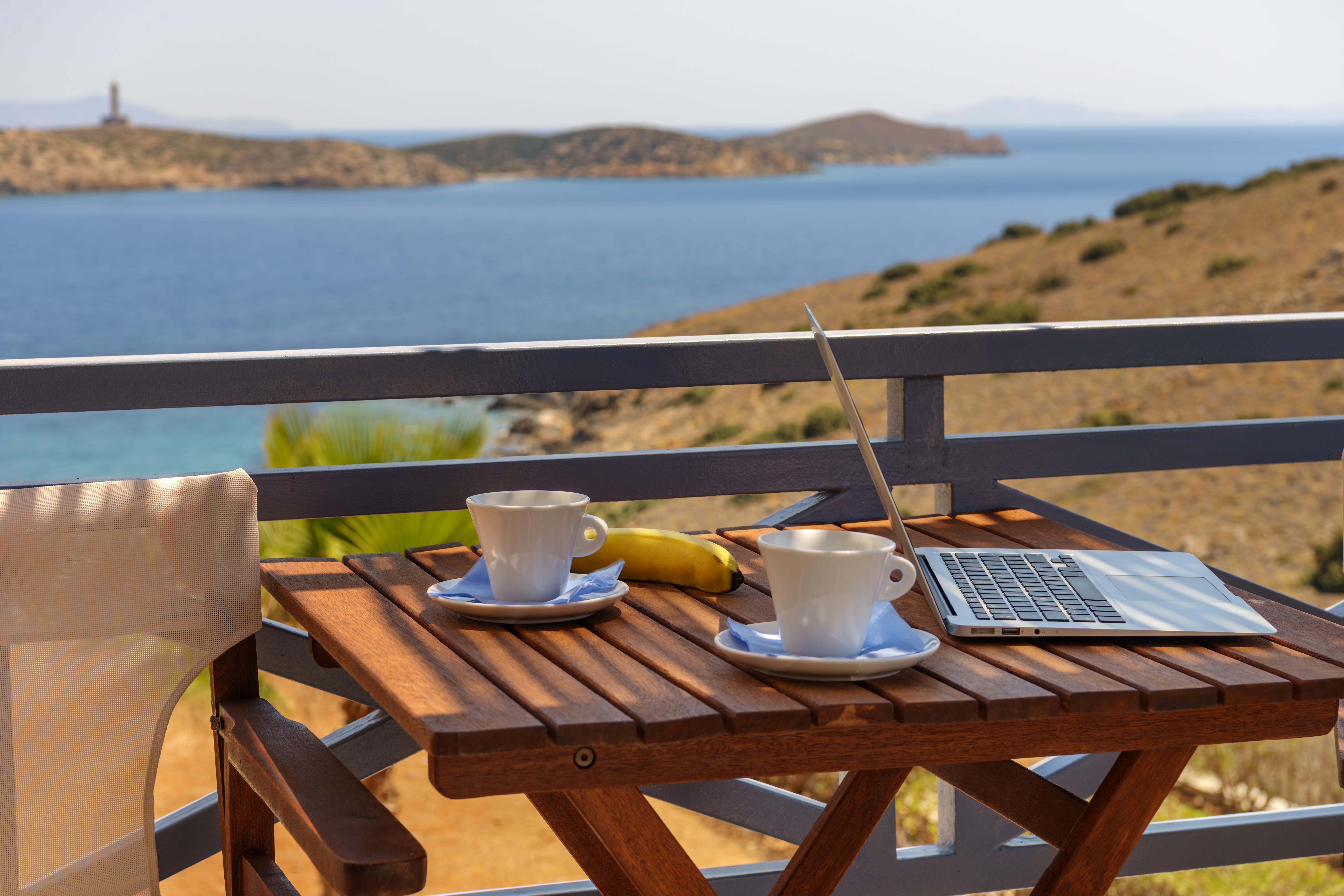 Sunrise Beach Suites Азолимнос Экстерьер фото